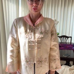 CHINESE SILK JACKET WITH JEWELS AND EMBROIDERY